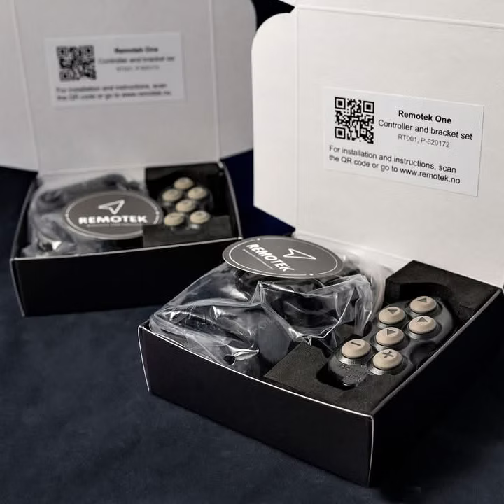 Remotek motorcycle handlebars bluetooth controller for sat nav and digital road book.